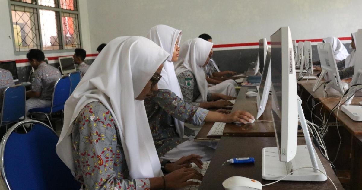 Kerja Sama SMK Binaan SMK Muhammadiyah 8 Siliragung - GAMELAB