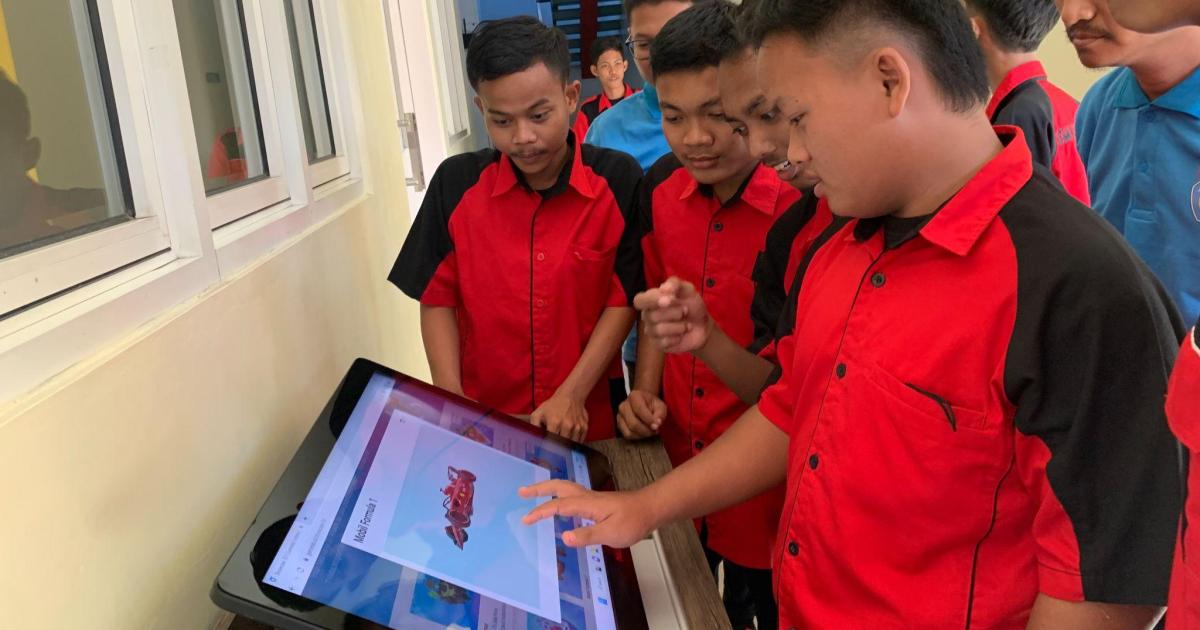 Kunjungan Industri SMK Madani Brebes - GAMELAB.ID