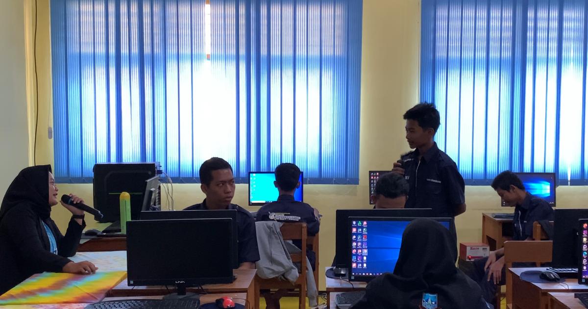 Visitasi SMK N 1 Gemarang - GAMELAB.ID