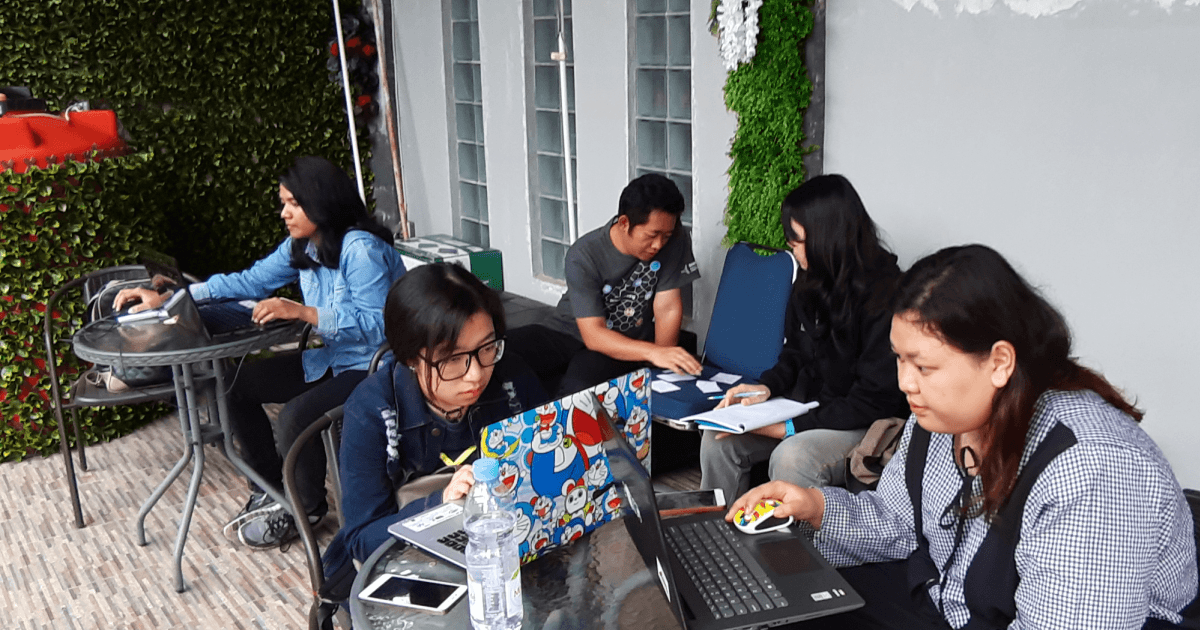 Foto : Bimbingan Langsung di Kantor Educa Studio