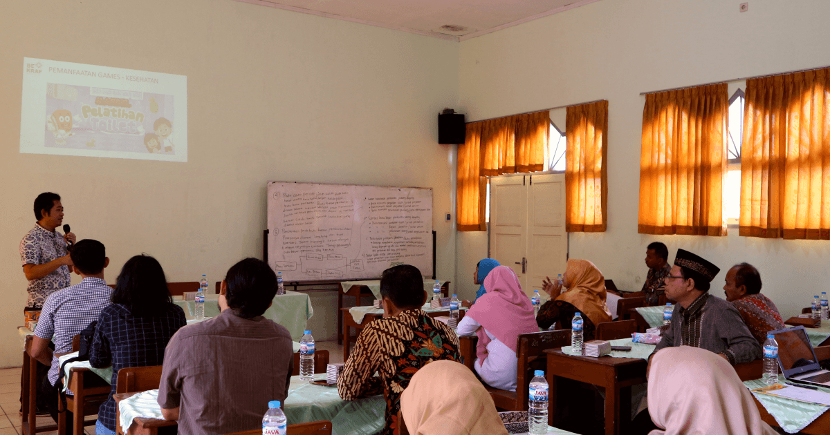 Foto : Workshop penggunaan game sebagai media belajar Educa Studio bersama guru-guru MGMP Semarang
