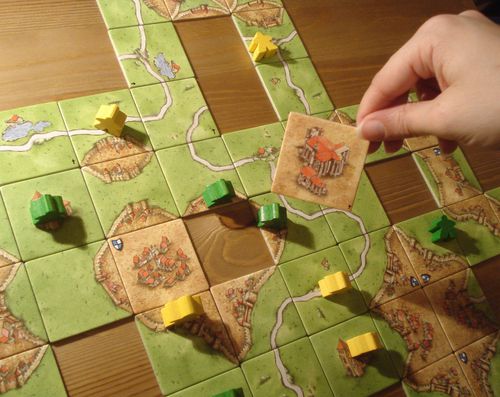 Sumber : Boardgamegeek – Carcassonne 