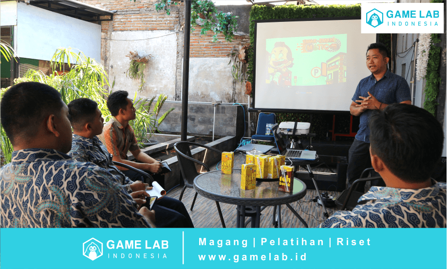 Foto : Presentasi Pihak Educa Studio