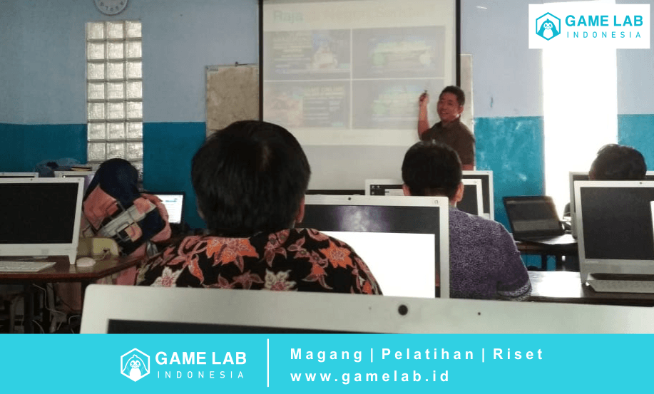 Foto : Penjelasan materi pengembangan game di hari pertama
