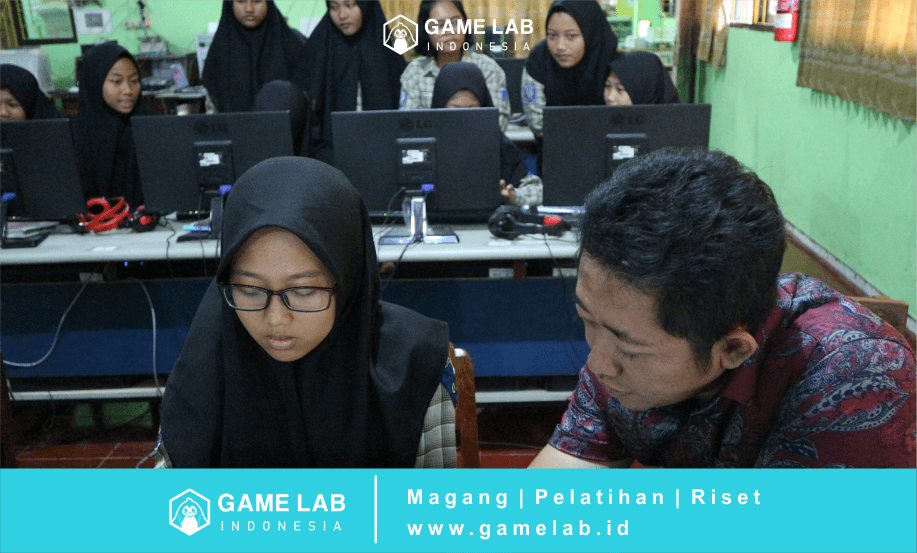 Foto : Peserta workshop saat bertanya pada pembicara
