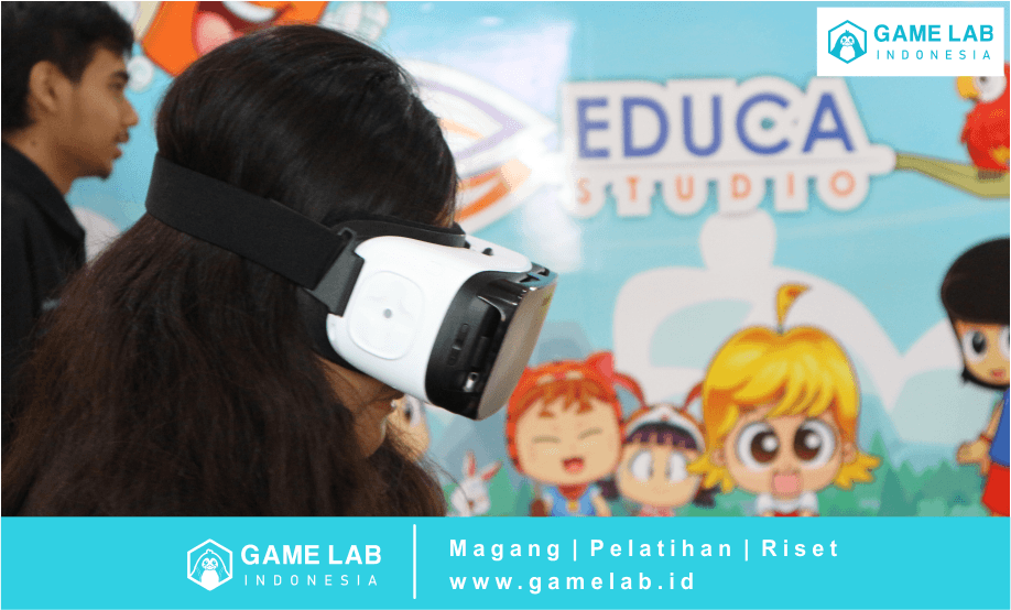 Foto : Siswa mencoba menggunakan VR