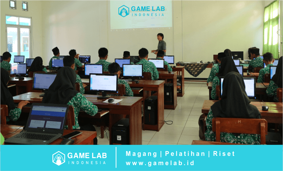 Foto : Penyampaian materi seminar 