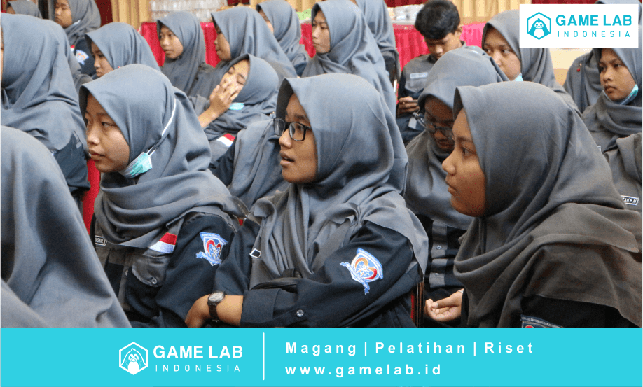 Foto : Siswa memperhatikan seminar kunjungan industri