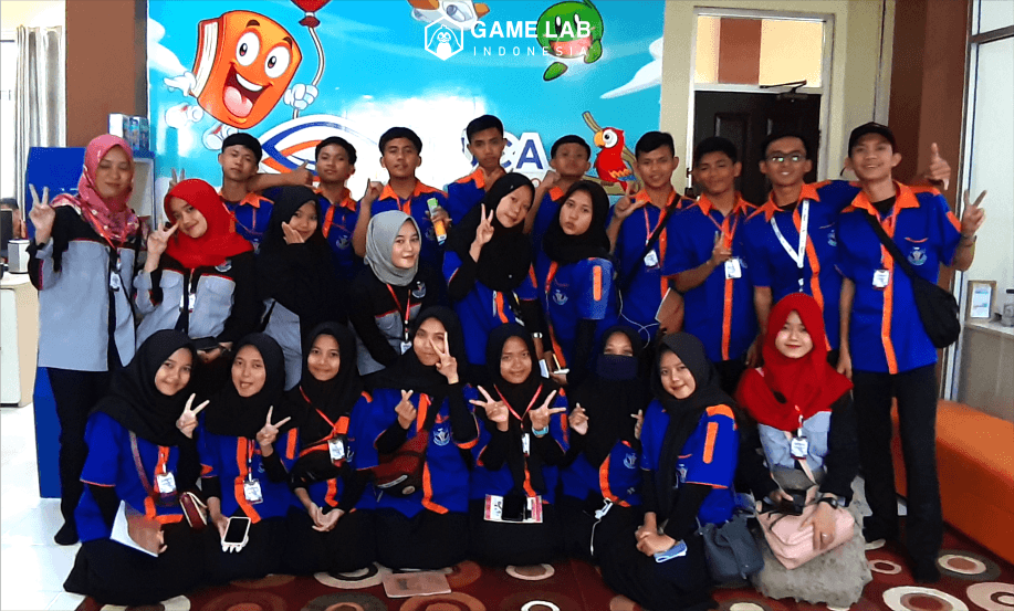 Foto : Foto bersama peserta kunjungan industri