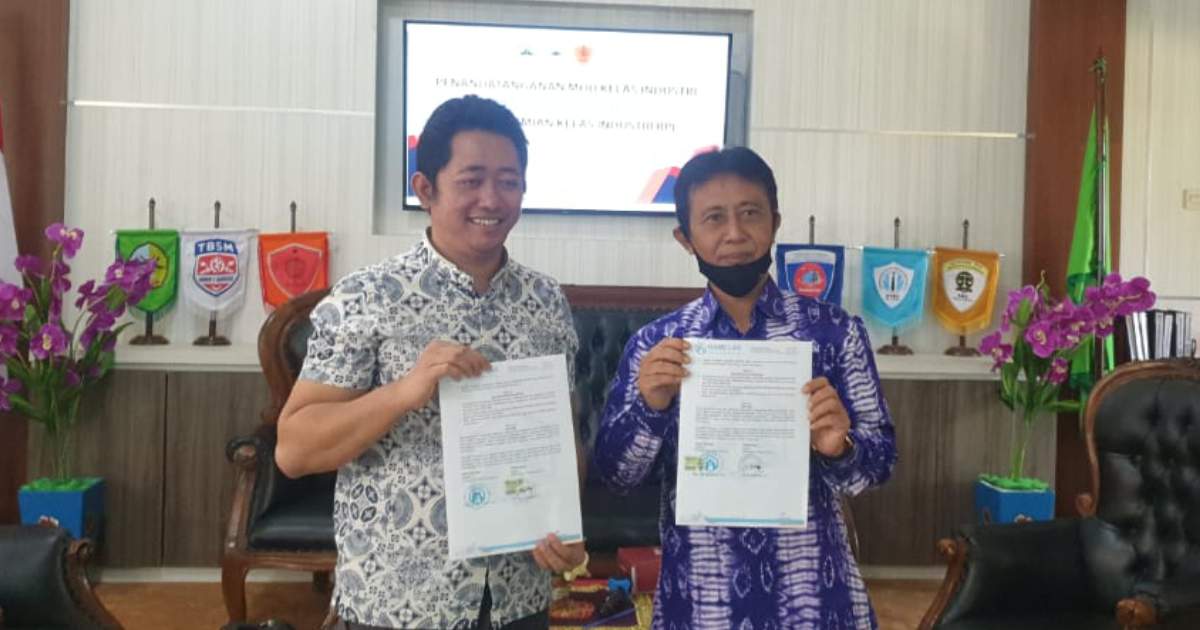 Foto: Penandatanganan kerjasama Kelas Industri SMKN 1 Bangsri dan GameLab Indonesia