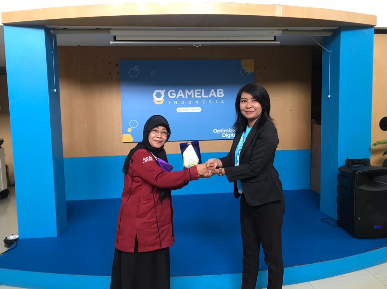 Penyerahan dan Penerimaan Kenang-Kenangan