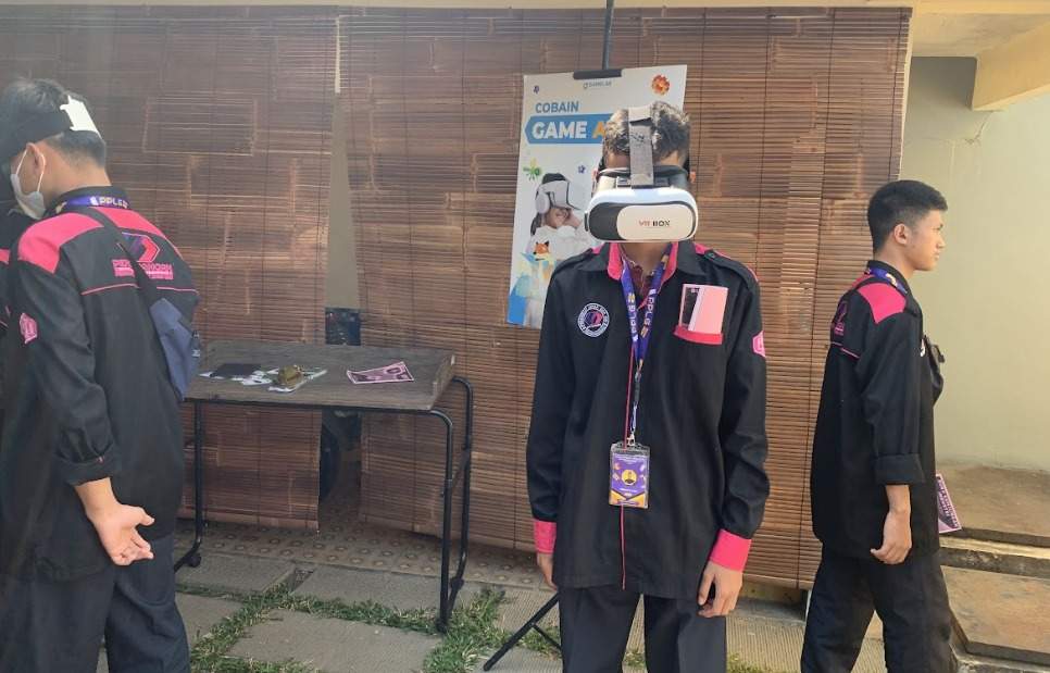 Dok. Tim Gamelab - SMKN 12 Surabaya Eksplorasi Karya VR