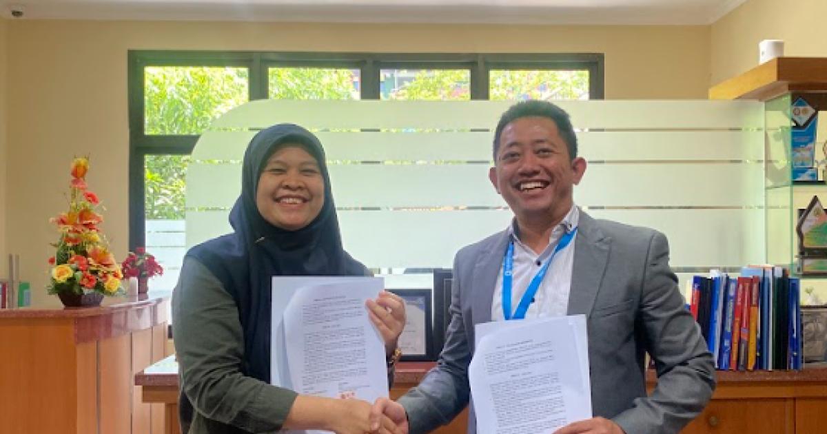 Dok. Tim Gamelab - Kedua Belah Pihak Sedang Menandatangani Kesepakatan Kerjasama