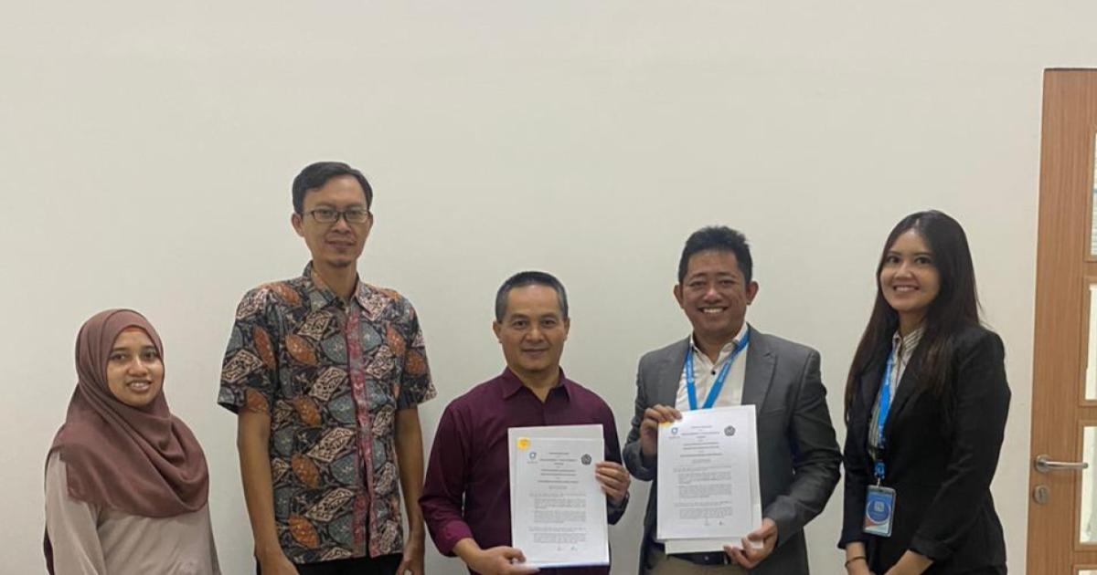Dok. Tim Gamelab - Kedua Belah Pihak Sedang Menandatangani Kesepakatan Kerjasama