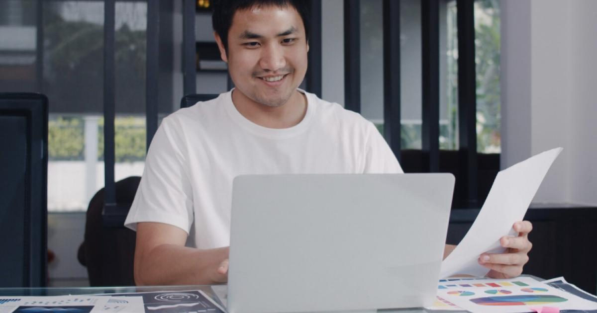 Sumber Freepik: Cara Membuat Desain Poster - Gamelab.ID