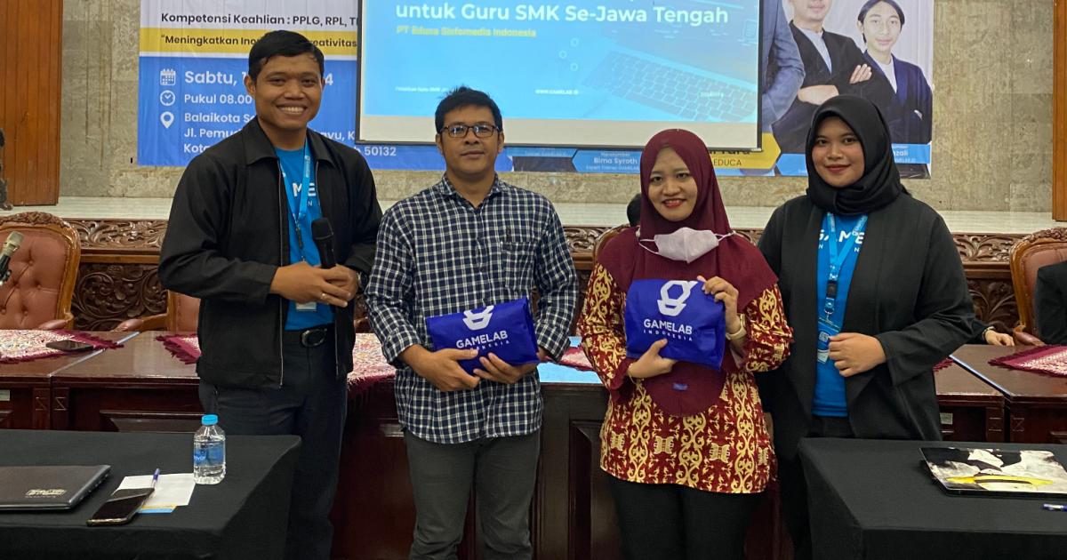 Dok. Tim GAMELAB: Penerima Hadiah sebagai Peserta Datang Terpagi dan Terjauh - Gamelab.ID