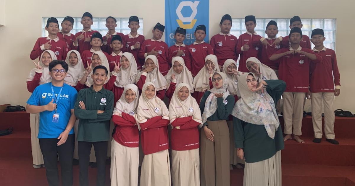 SMP 10 Hasanudin Semarang - Gamelab.ID