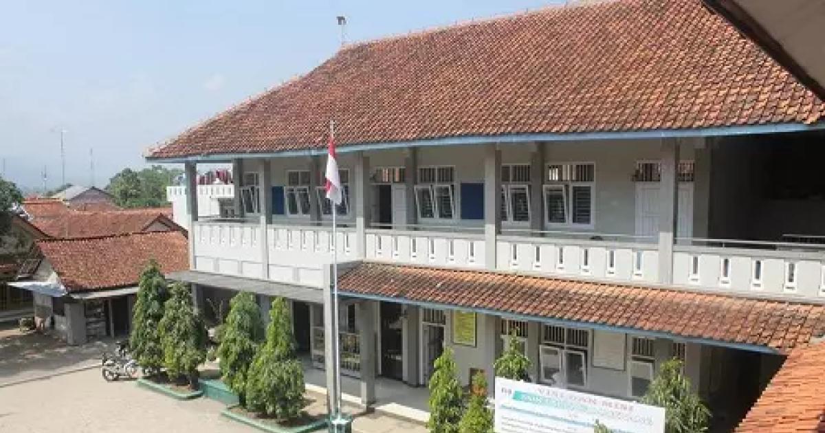 Sumber: Annibuku - SMK Farmasi Majenang