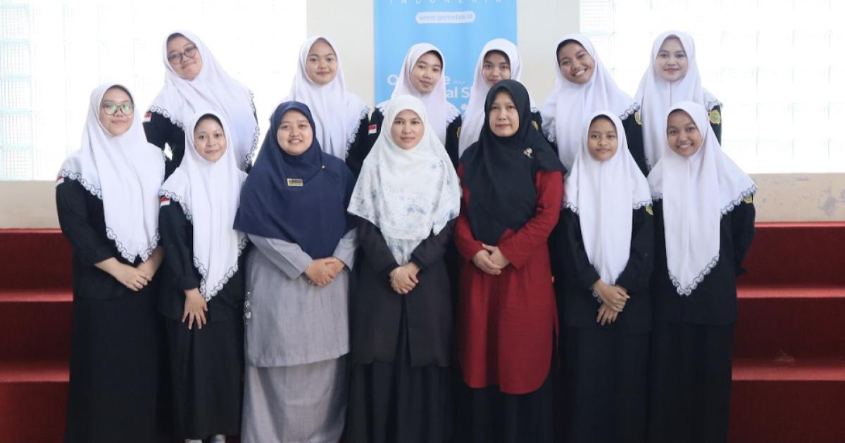 Siswi SMK Assalam Sukoharjo - GAMELAB.ID