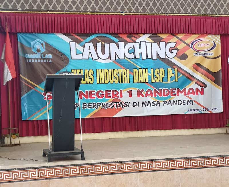 Peresmian kerjasama kelas industri Gamelab bersama SMKN 1 Kandeman