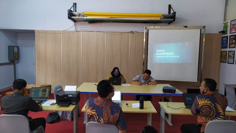 Sinkronisasi dan Pengembangan Kurikulum SMK