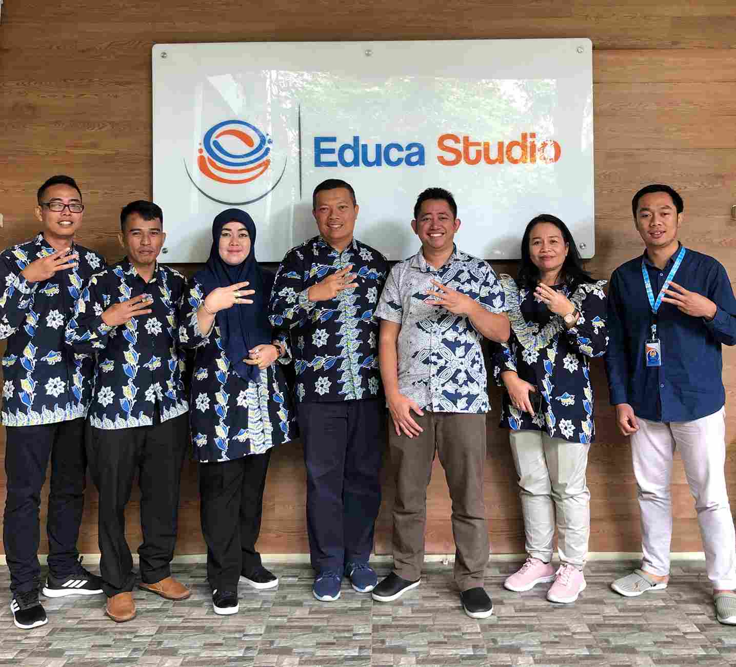 Penandatanganan Kerja Sama SMK Binaan SMKN 4 Batam- GAMELAB.ID