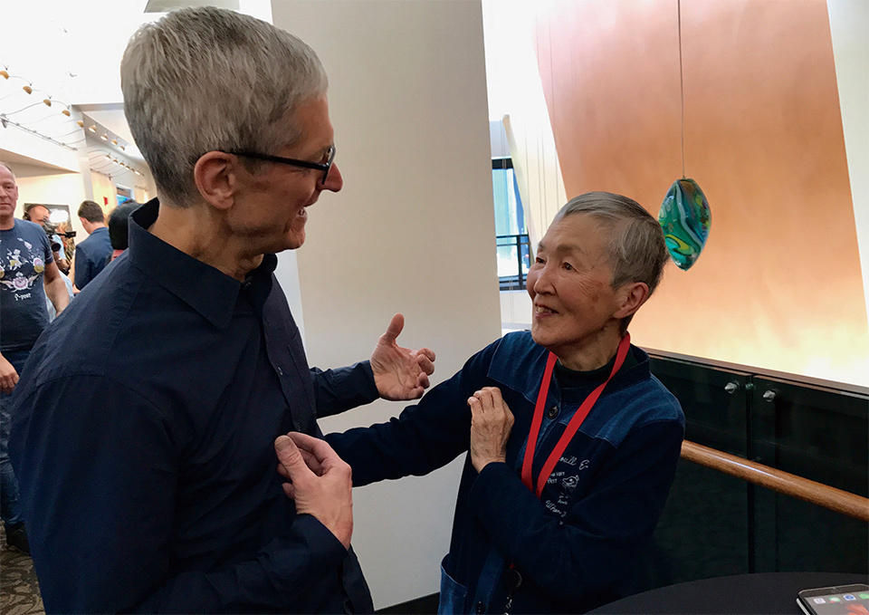 Pertemuan Masako Wakamiya dan Tim Cook (japan.go.jp) | GAMELAB.ID 