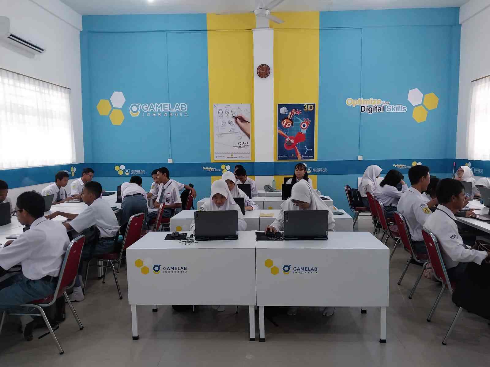 SMK Binaan SMKN 7 Batam - GAMELAB