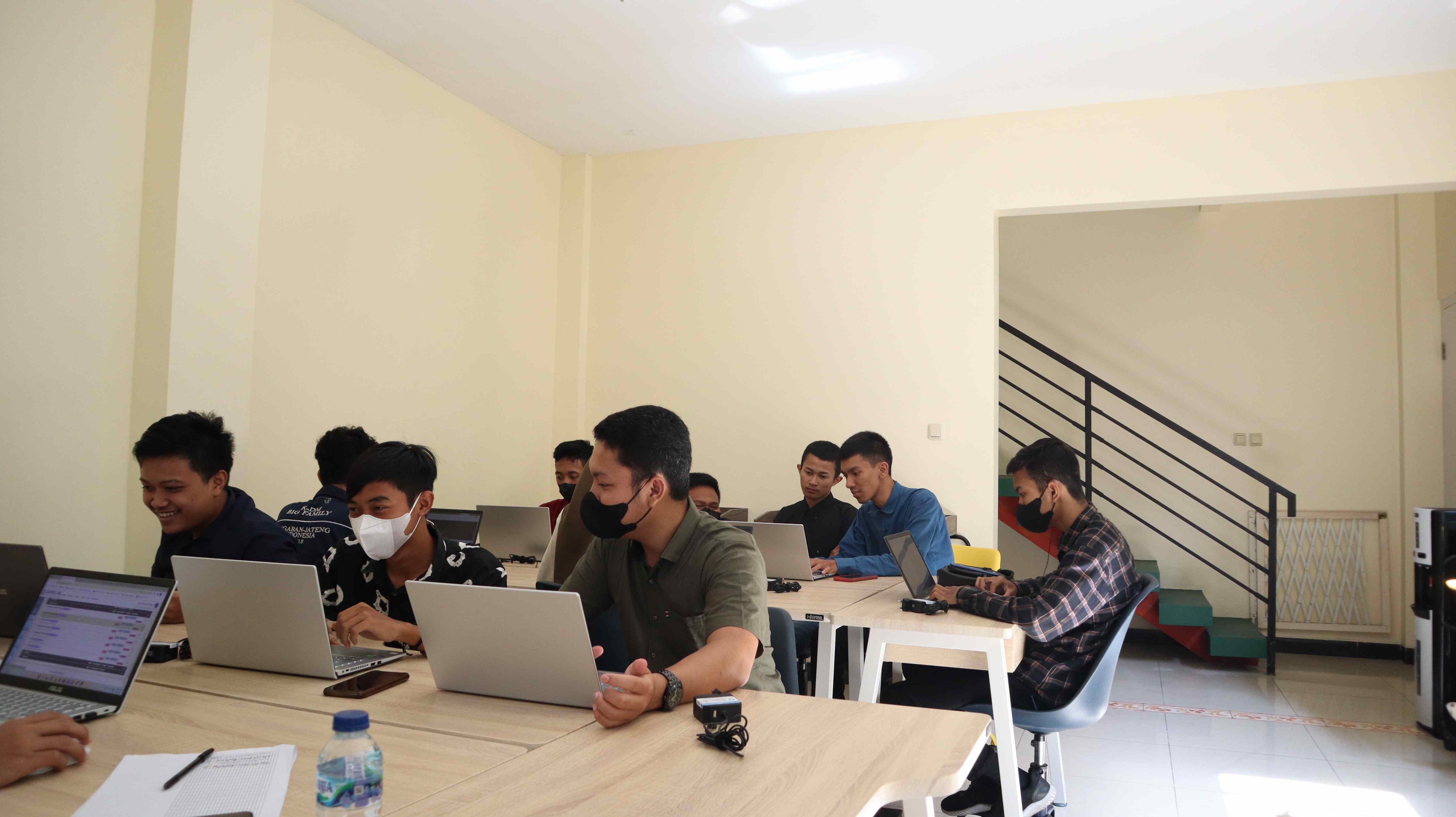 Suasana pelaksanaan Bootcamp Offline di Gamelab