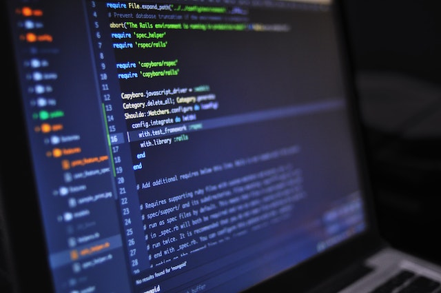 Perbedaan Software Engineer dan Software Developer