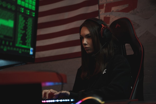 Apa itu hacker?